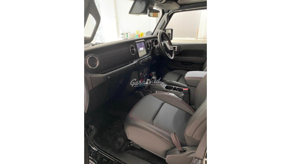 Jual Mobil Bekas 2020 Jeep Wrangler Rubicon Gladiator Surabaya 00qx741 Garasi Id