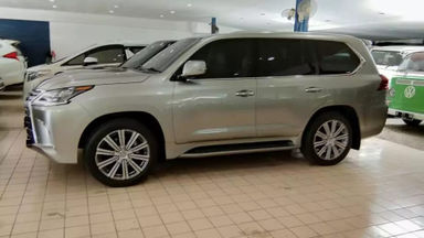 2016 Lexus LX 570 - Full Orisinal Seperti Baru (s-3) 2016 Lexus LX 570 - Full Orisinal Seperti Baru (s-3)