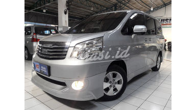 2013 Toyota Nav1 V - Siap Pakai low KM servis record 2013 Toyota Nav1 V - Siap Pakai low KM servis record
