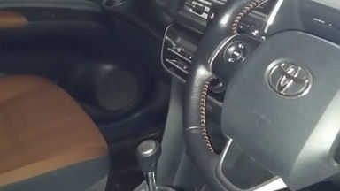 2017 Toyota Sienta V CVT - Istimewa (s-1) 2017 Toyota Sienta V CVT - Istimewa (s-1)