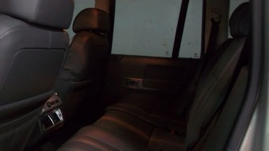 2004 Land Rover Range Rover Vogue Autobiography - Barang Bagus Siap Pakai, harga nego. (s-1) 2004 Land Rover Range Rover Vogue Autobiography - Barang Bagus Siap Pakai, harga nego. (s-1)