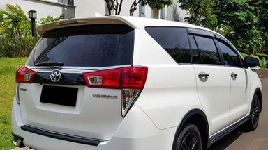 2017 Toyota Kijang Innova Venturer AT - Mobil Pilihan (s-3) 2017 Toyota Kijang Innova Venturer AT - Mobil Pilihan (s-3)