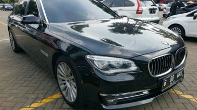 2015 BMW 7 Series 730 li - Kondisi Ok (s-3) 2015 BMW 7 Series 730 li - Kondisi Ok (s-3)