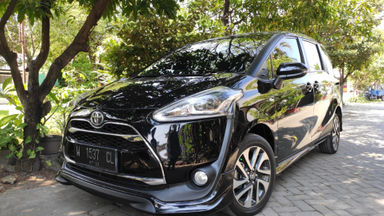 2017 Toyota Sienta Q - Hitam istimewa 2017 Toyota Sienta Q - Hitam istimewa