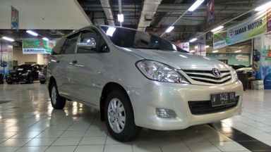 2011 Toyota Kijang Innova E+ - Barang Bagus Siap Pakai (s-4) 2011 Toyota Kijang Innova E+ - Barang Bagus Siap Pakai (s-4)