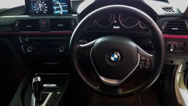 2014 BMW 3 Series 320i - Mobil Pilihan (s-4) 2014 BMW 3 Series 320i - Mobil Pilihan (s-4)
