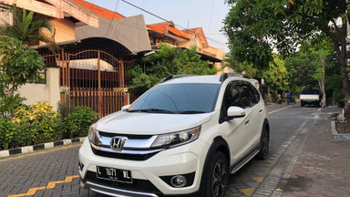 2016 Honda BR-V E Prestige - White "KM Rendah" Record Service (s-2) 2016 Honda BR-V E Prestige - White "KM Rendah" Record Service (s-2)