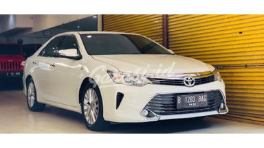 2015 Toyota Camry V - Nyaman Terawat 2015 Toyota Camry V - Nyaman Terawat
