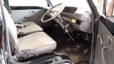 2013 Mitsubishi L300 BOX - Kondisi Istimewa (s-3) 2013 Mitsubishi L300 BOX - Kondisi Istimewa (s-3)