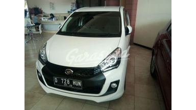 2015 Daihatsu Sirion vvti - Kondisi Ok & Terawat 2015 Daihatsu Sirion vvti - Kondisi Ok & Terawat