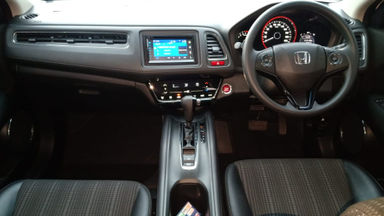 2017 Honda HR-V E CVT - Siap Pakai Dan Mulus (s-3) 2017 Honda HR-V E CVT - Siap Pakai Dan Mulus (s-3)