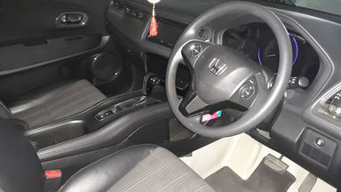 2015 Honda HR-V . - Siap Pakai Mulus Banget (s-4) 2015 Honda HR-V . - Siap Pakai Mulus Banget (s-4)