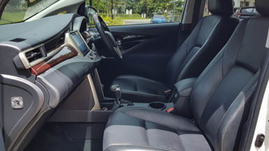 2017 Toyota Kijang Innova Venturer AT - Mobil Pilihan (s-5) 2017 Toyota Kijang Innova Venturer AT - Mobil Pilihan (s-5)