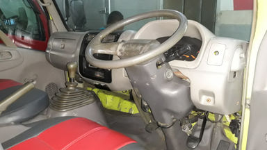 2012 Hino Dutro 300 BOX ICE - Siap Pakai (s-3) 2012 Hino Dutro 300 BOX ICE - Siap Pakai (s-3)
