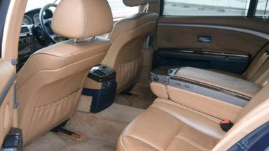2002 BMW 7 Series 735Li - Mulus Banget (s-5) 2002 BMW 7 Series 735Li - Mulus Banget (s-5)