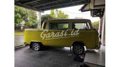 1972 Volkswagen Combi box 1972 Volkswagen Combi box
