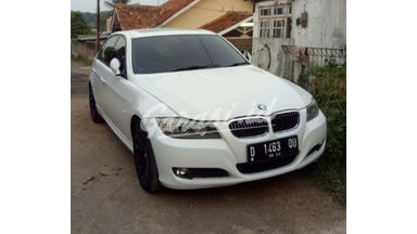 2010 BMW 3 Series 325i E90 - Warna putih barang langka 2010 BMW 3 Series 325i E90 - Warna putih barang langka