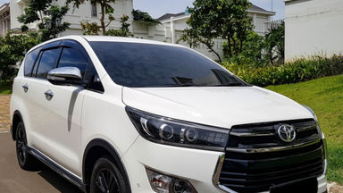 2017 Toyota Kijang Innova Venturer AT - Mobil Pilihan (s-1) 2017 Toyota Kijang Innova Venturer AT - Mobil Pilihan (s-1)