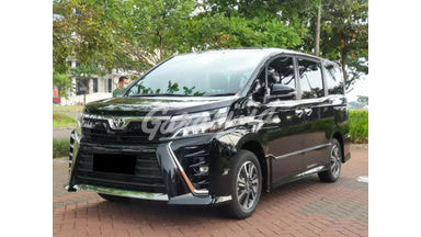 2018 Toyota Voxy AT - Mobil Pilihan 2018 Toyota Voxy AT - Mobil Pilihan