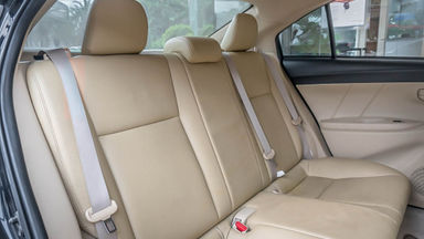 2013 Toyota Vios E - Mobil Pilihan (s-5) 2013 Toyota Vios E - Mobil Pilihan (s-5)
