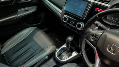 2016 Honda Jazz RS - Mobil Pilihan (s-5) 2016 Honda Jazz RS - Mobil Pilihan (s-5)