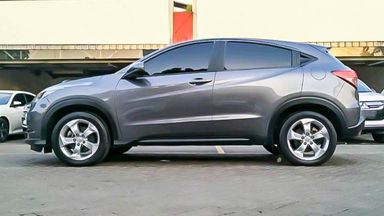 2015 Honda HR-V S - Mobil Pilihan (s-2) 2015 Honda HR-V S - Mobil Pilihan (s-2)
