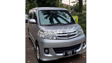 2010 Daihatsu Luxio X 2010 Daihatsu Luxio X