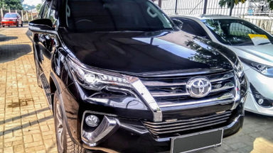 2018 Toyota Fortuner VRZ - Mobil Pilihan (s-2) 2018 Toyota Fortuner VRZ - Mobil Pilihan (s-2)