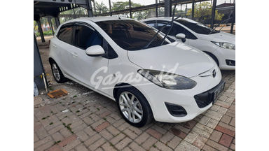2013 Mazda 2 R 2013 Mazda 2 R