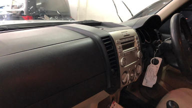 2010 Ford New Everest 2.5 L XLT - istimewa putih (s-3) 2010 Ford New Everest 2.5 L XLT - istimewa putih (s-3)