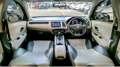 2015 Honda HR-V S - Mobil Pilihan (s-5) 2015 Honda HR-V S - Mobil Pilihan (s-5)