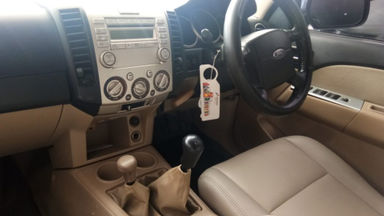 2010 Ford New Everest 2.5 L 4x4 2.4 - Barang kayak baru cat Ori smua kilometer asli (s-1) 2010 Ford New Everest 2.5 L 4x4 2.4 - Barang kayak baru cat Ori smua kilometer asli (s-1)