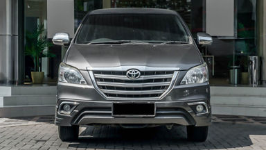 2014 Toyota Kijang Innova V 2.0 - Mobil Pilihan (s-0) 2014 Toyota Kijang Innova V 2.0 - Mobil Pilihan (s-0)
