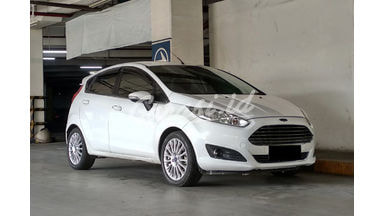 2014 Ford Fiesta S - Mobil Pilihan 2014 Ford Fiesta S - Mobil Pilihan