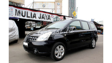 2010 Nissan Livina xv - Kondisi masih mulus, terawat dan masih apik 2010 Nissan Livina xv - Kondisi masih mulus, terawat dan masih apik