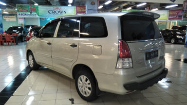 2011 Toyota Kijang Innova E+ - Barang Bagus Siap Pakai (s-6) 2011 Toyota Kijang Innova E+ - Barang Bagus Siap Pakai (s-6)