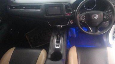 2015 Honda HR-V E - Mobil Pilihan (s-4) 2015 Honda HR-V E - Mobil Pilihan (s-4)