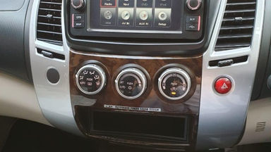 2014 Mitsubishi Pajero Sport VGT Automatic - Putih Istimewa "KM 69rb ", Bs Kredit (s-6) 2014 Mitsubishi Pajero Sport VGT Automatic - Putih Istimewa "KM 69rb ", Bs Kredit (s-6)