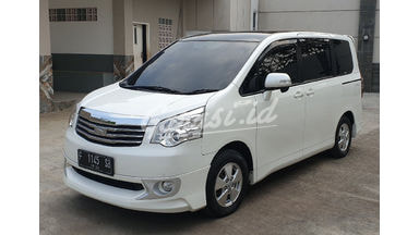 2013 Toyota Nav1 V - Mobil yang enak dikendarai,dijamin mulus ! 2013 Toyota Nav1 V - Mobil yang enak dikendarai,dijamin mulus !
