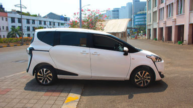 2017 Toyota Sienta V - ada service record bengkel toyota (s-4) 2017 Toyota Sienta V - ada service record bengkel toyota (s-4)