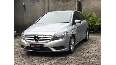 2012 Mercedes Benz B-Class 200 - Elegance Like New Service Record Resmi 2012 Mercedes Benz B-Class 200 - Elegance Like New Service Record Resmi