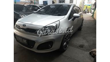 2013 KIA Rio 2013 KIA Rio