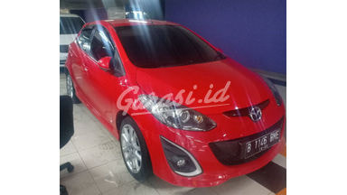 2013 Mazda 2 R 2013 Mazda 2 R