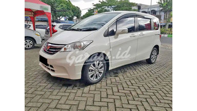 2014 Honda Freed AT - Mobil Pilihan 2014 Honda Freed AT - Mobil Pilihan