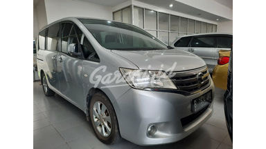2013 Nissan Serena X 2013 Nissan Serena X