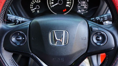 2018 Honda HR-V Special Edition - Automatic, KM 10rb, Nol Spet, Like New 99% (s-10) 2018 Honda HR-V Special Edition - Automatic, KM 10rb, Nol Spet, Like New 99% (s-10)