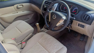 2014 Nissan Grand Livina SV - Mobil Pilihan (s-4) 2014 Nissan Grand Livina SV - Mobil Pilihan (s-4)