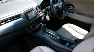 2015 Honda HR-V E 1.5 - Mobil Pilihan (s-5) 2015 Honda HR-V E 1.5 - Mobil Pilihan (s-5)
