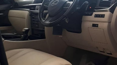 2016 Lexus LX 570 - Full Orisinal Seperti Baru (s-4) 2016 Lexus LX 570 - Full Orisinal Seperti Baru (s-4)