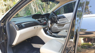 2013 Honda Accord VTIL Automatic - "KM 32rb" Record Service (s-9) 2013 Honda Accord VTIL Automatic - "KM 32rb" Record Service (s-9)